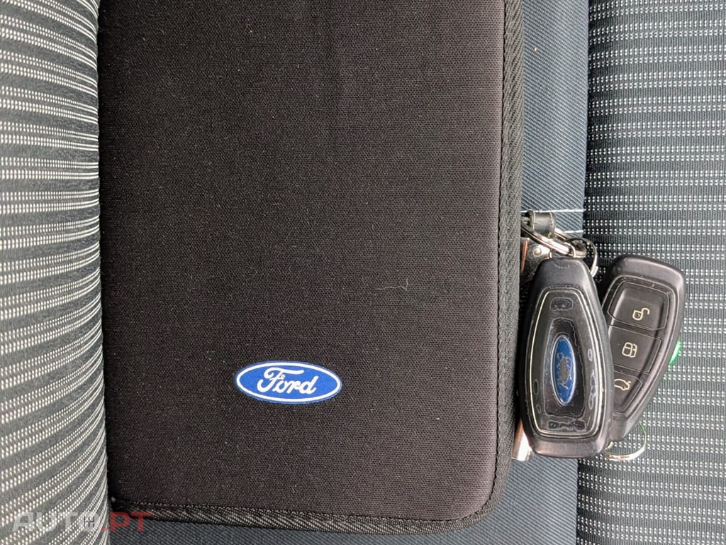 Ford Focus C-Max II 1.6 TDCi Titanium - Impecável - Oportunidade!