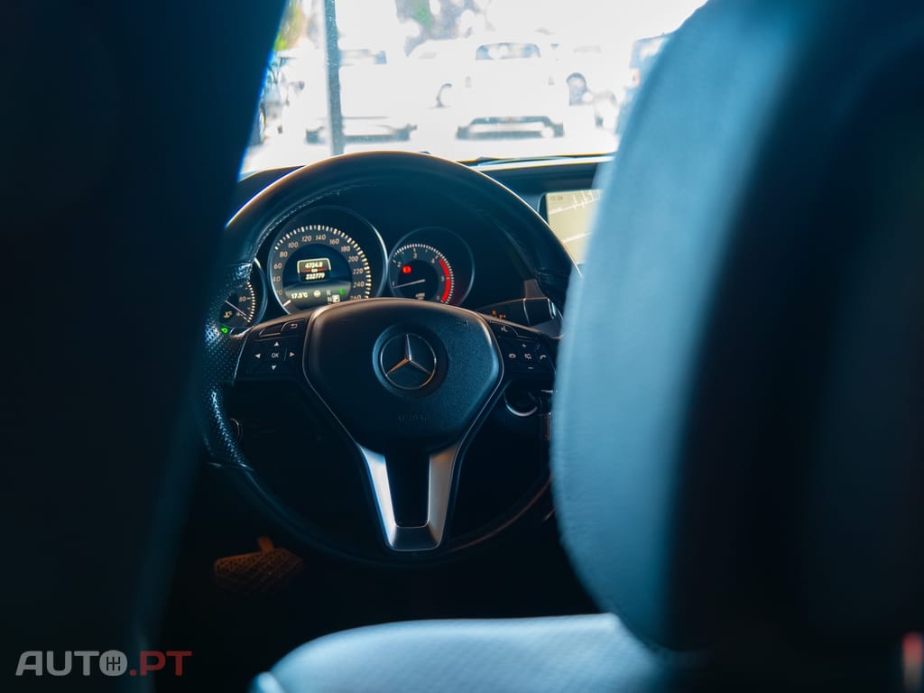 Mercedes-Benz E 250 CDi Avantgarde BlueEfficiency Auto.