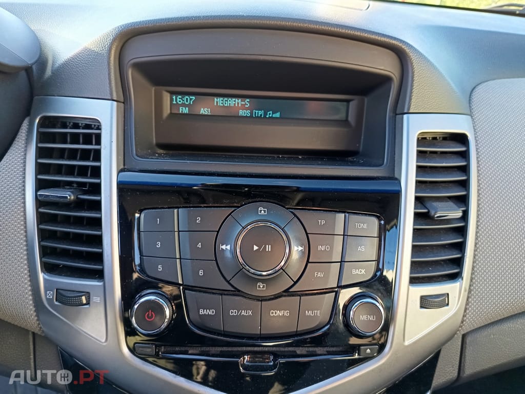 Chevrolet Cruze 1.6 LS