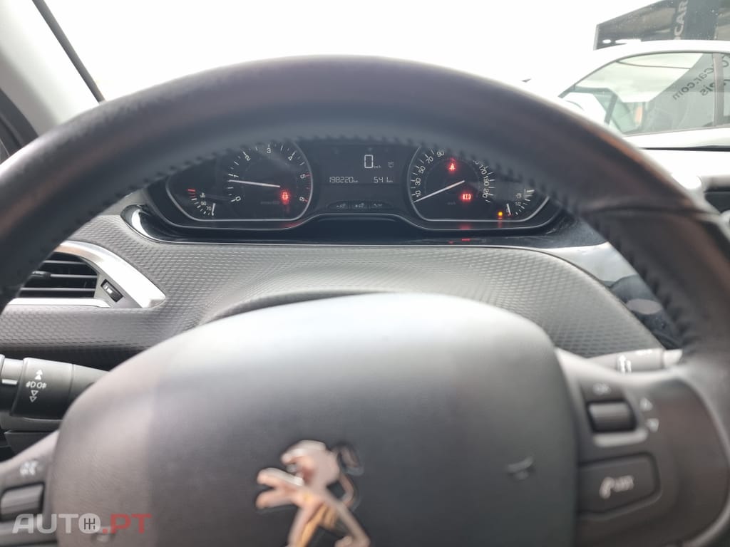 Peugeot 2008 1.6 BlueHDi Style
