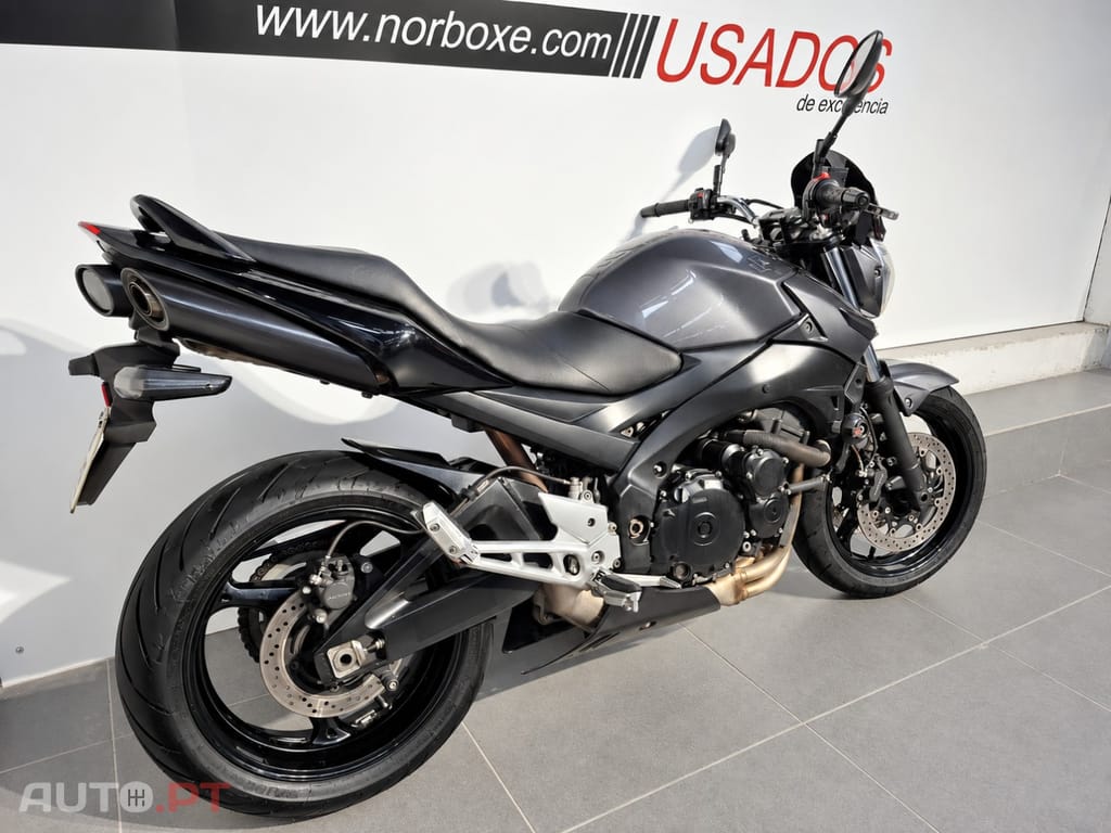 Suzuki GSR GSR 700