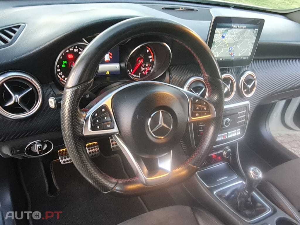 Mercedes-Benz A 180 d AMG Line
