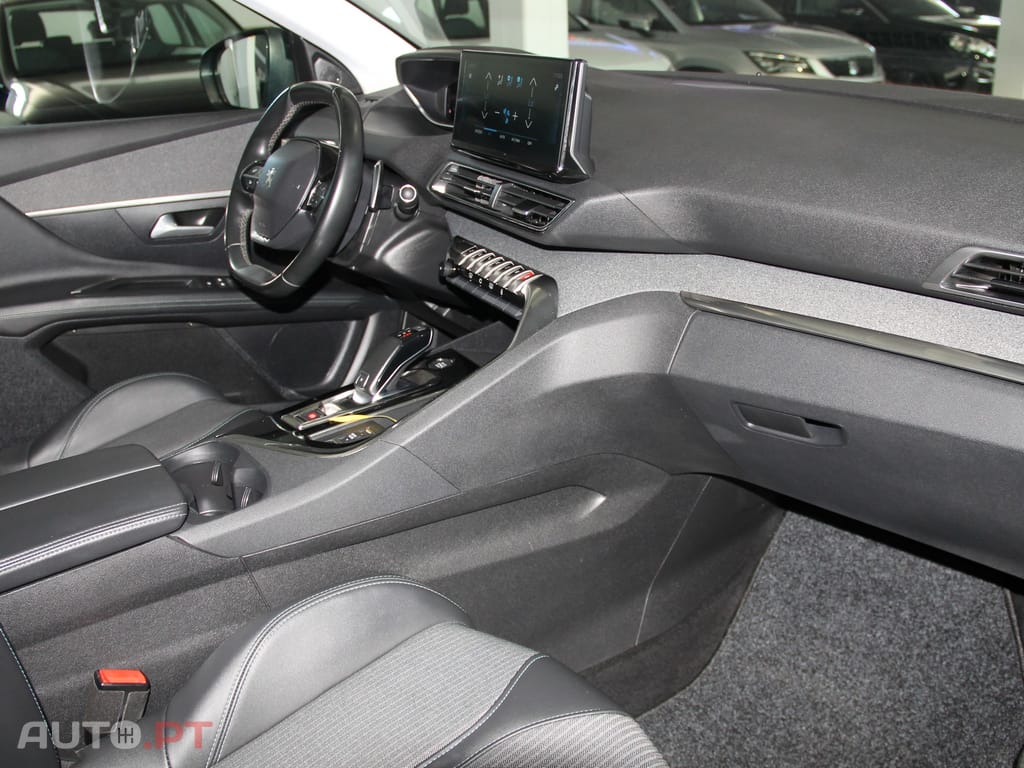 Peugeot 3008 1.5 BlueHDi Active Pack EAT8
