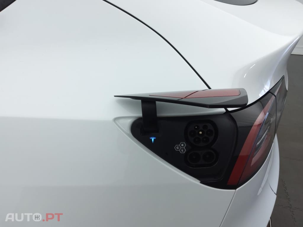 Tesla Model Y Standard RWD