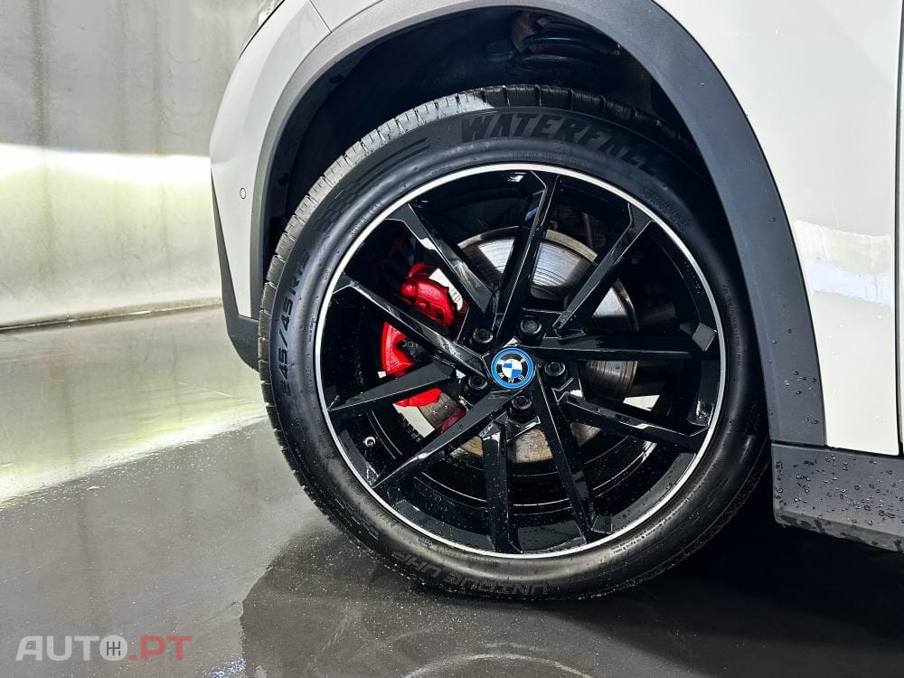 BMW iX1 xDrive30