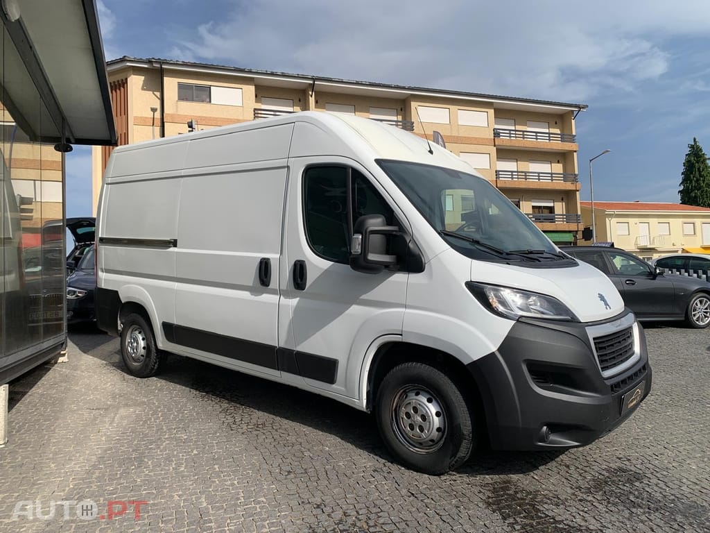 Peugeot Boxer 2.2 BlueHDi 330 L2H2 Premium