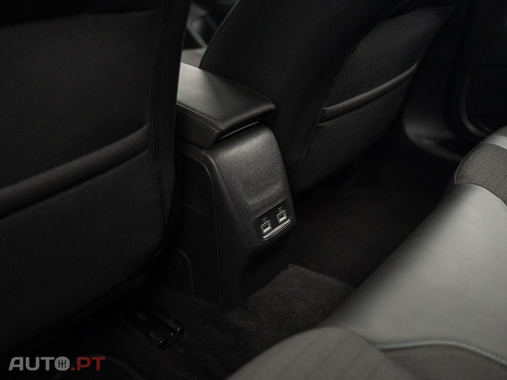 Peugeot E-208 50 kWh Allure Pack
