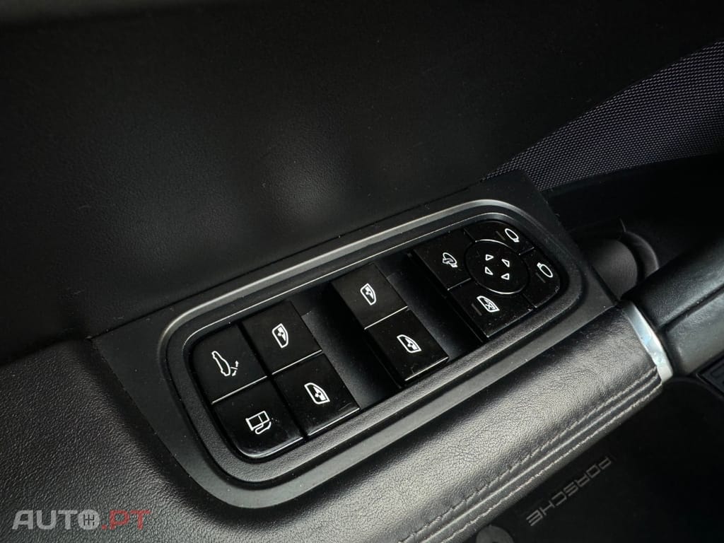 Porsche Cayenne E-Hybrid Tiptronic S