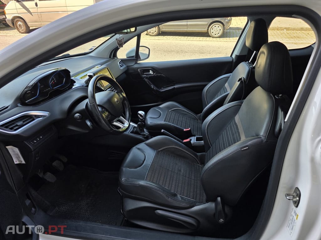 Peugeot 208 1.6 e-HDi Ice Velvet