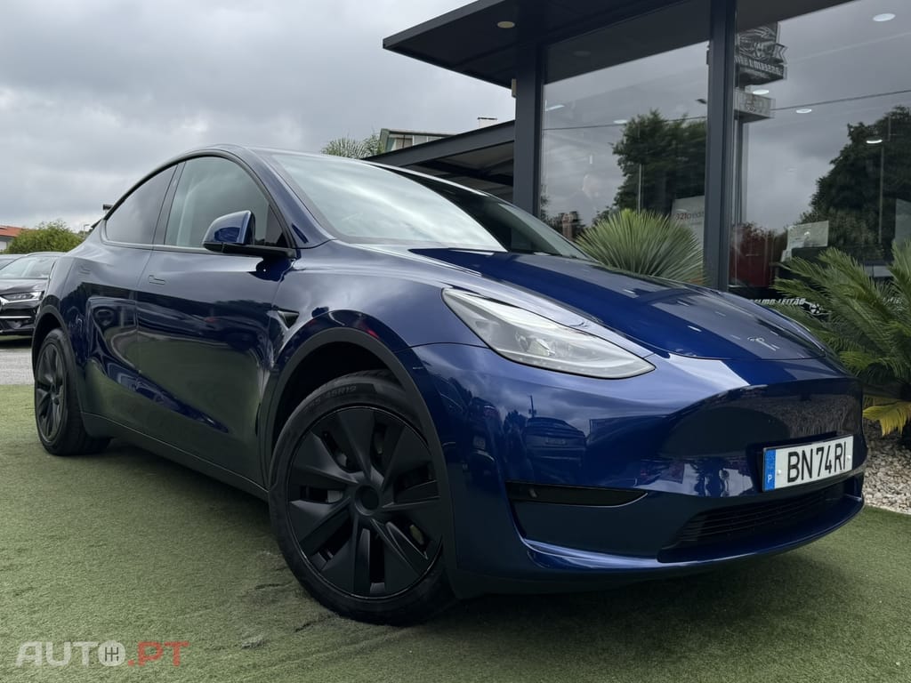 Tesla Model Y Long-Range RWD