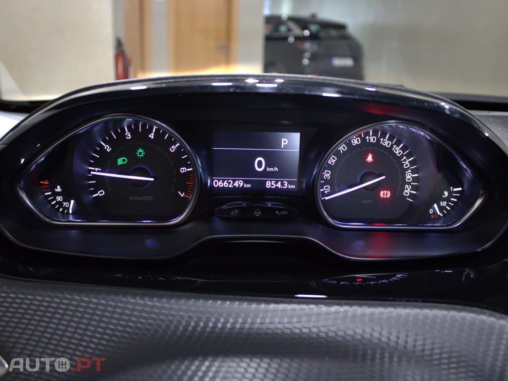 Peugeot 2008 1.2 PureTech Crossway EAT6