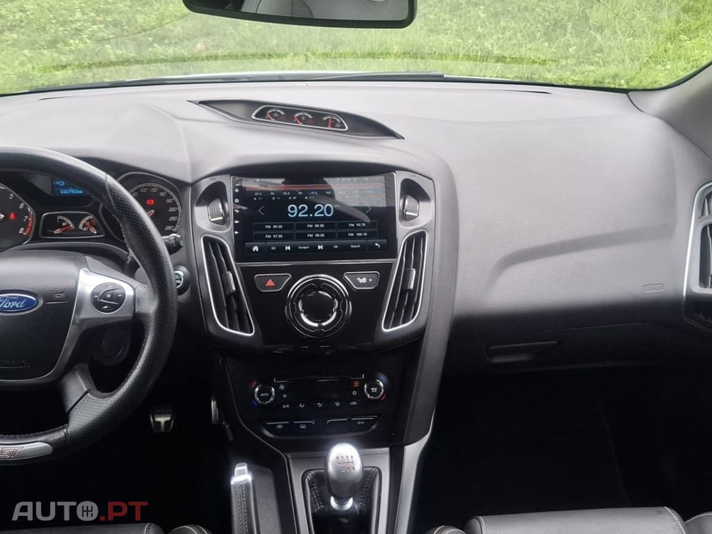 Ford Focus 2.0 EcoBoost ST c/ Pack Pele Desportiva