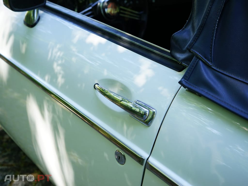 MG MGB Pull Handle
