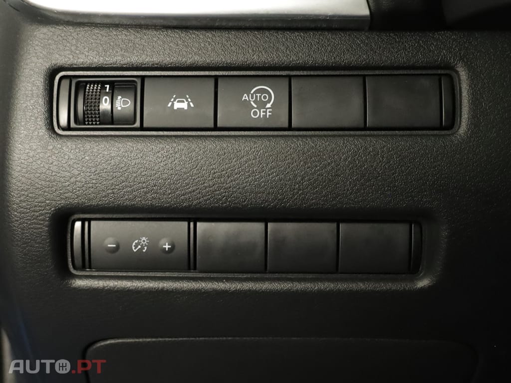 Nissan Qashqai Qashqai 1.3 DIG-T N-Connecta LED Xtronic