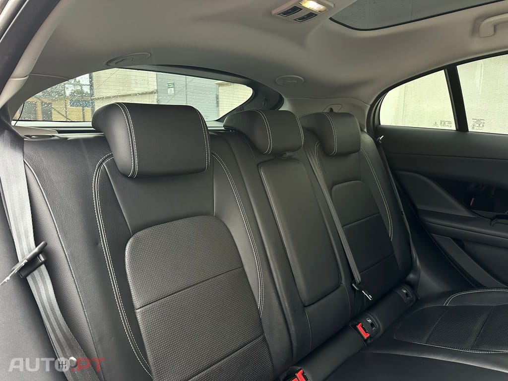 Jaguar I-Pace EV400 AWD HSE