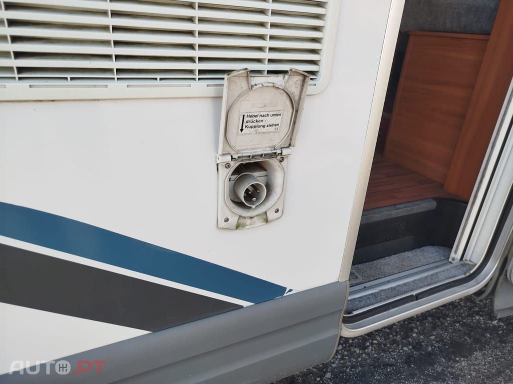 Knaus Südwind Sky wave.  Cama basculante E SUÍTE