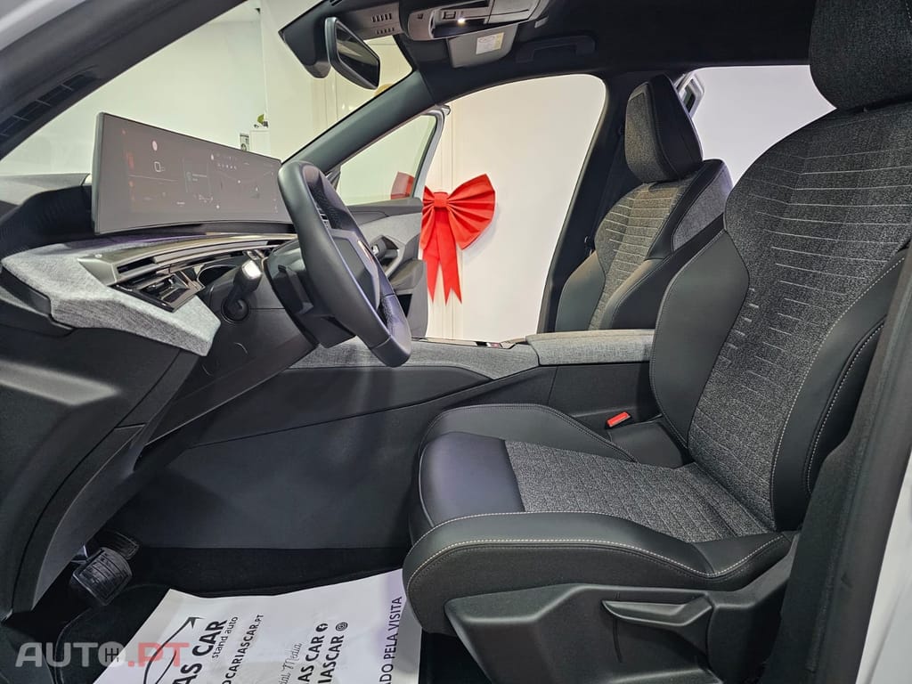 Peugeot 5008 ALLURE HYBRID E-DCS6