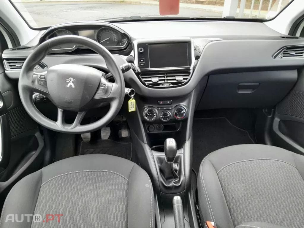 Peugeot 208 1.2 PureTech Signature