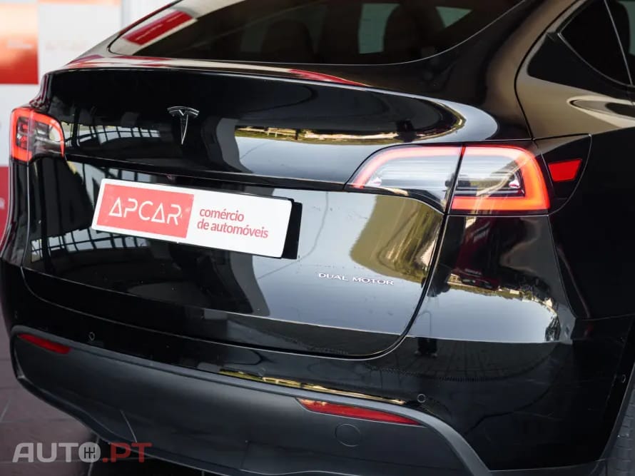 Tesla Model Y Long Range Dual Motor AWD