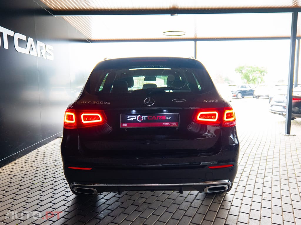 Mercedes-Benz GLC 300 4MATIC AMG LINE