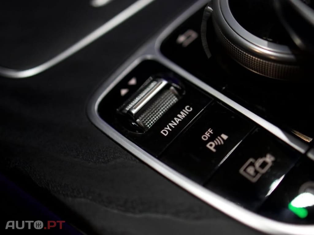 Mercedes-Benz E 220 AMG