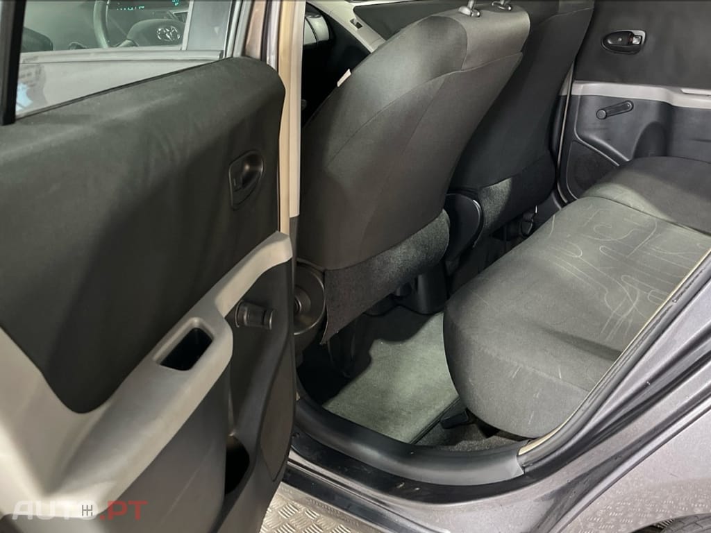 Toyota Yaris 1.0 VVT-I