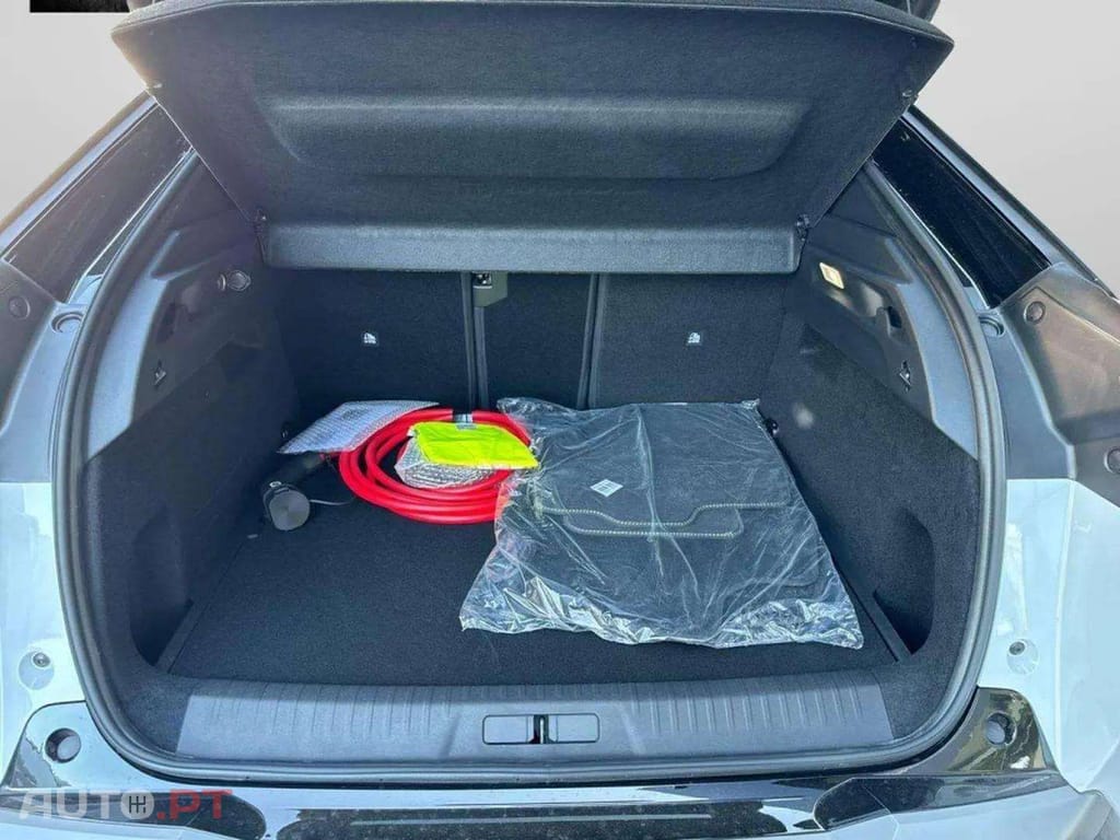 Peugeot E-3008 73 kwh GT I.V.A DEDUTÍVEL 