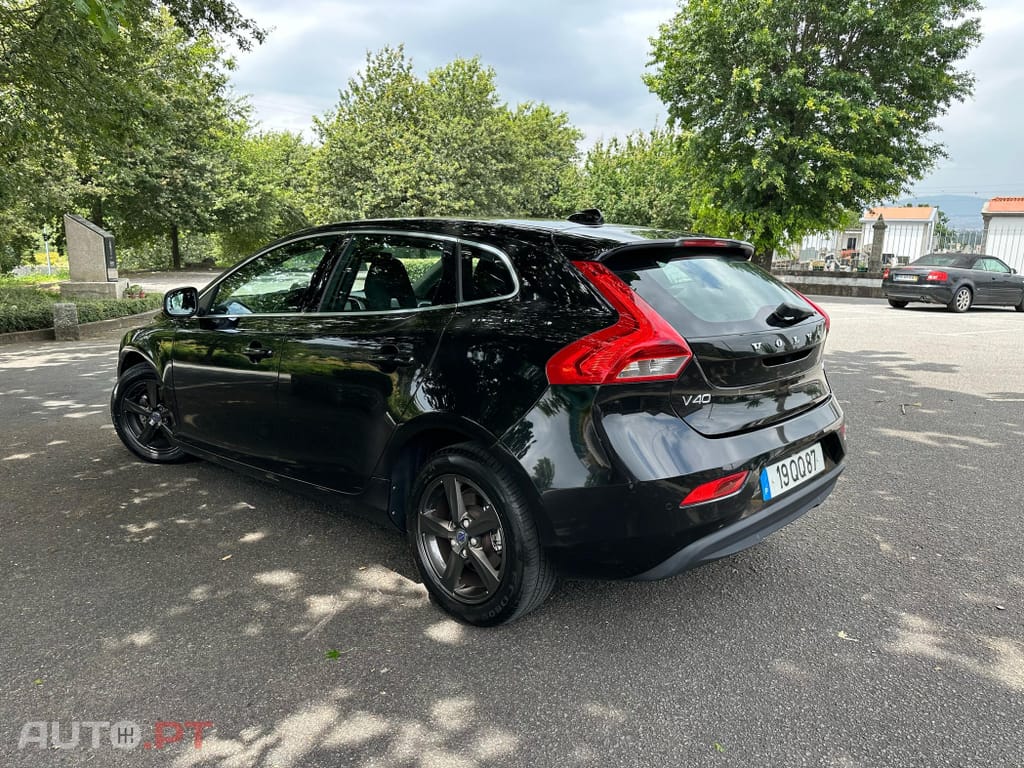 Volvo V40 2.0 D2 Momentum Eco
