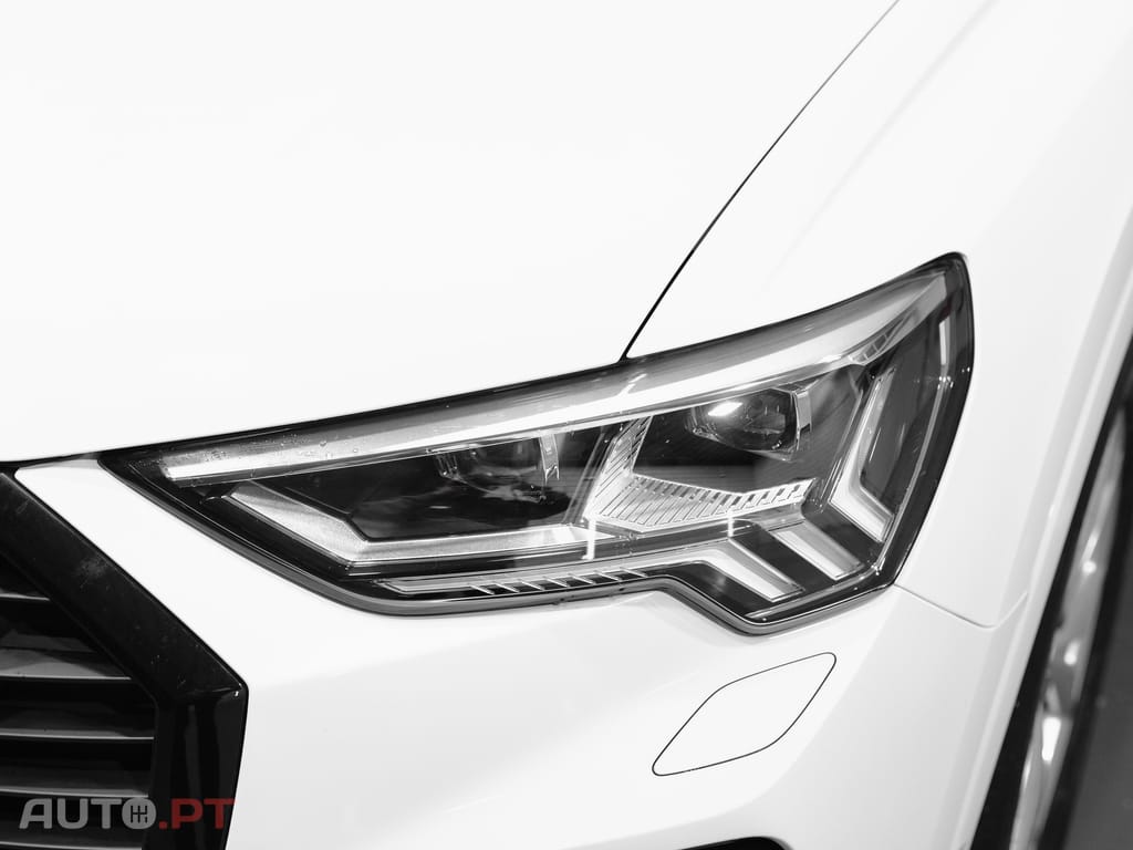 Audi Q3 45 TFSIe S line S tronic