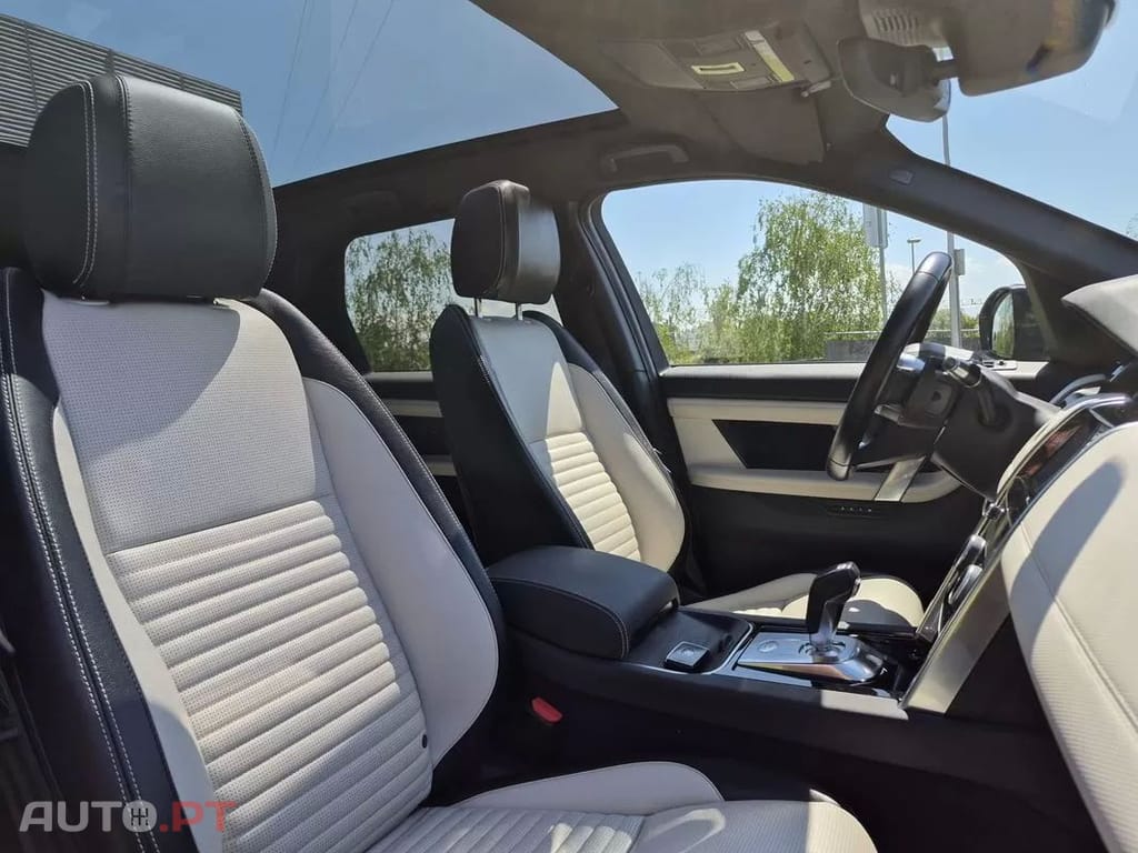 Land Rover Discovery Sport  P300e R  Dynamic S