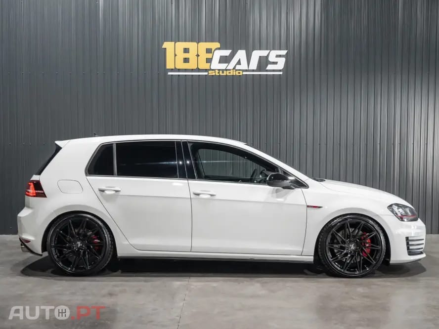Volkswagen Golf GTI Performance BlueMotion DSG