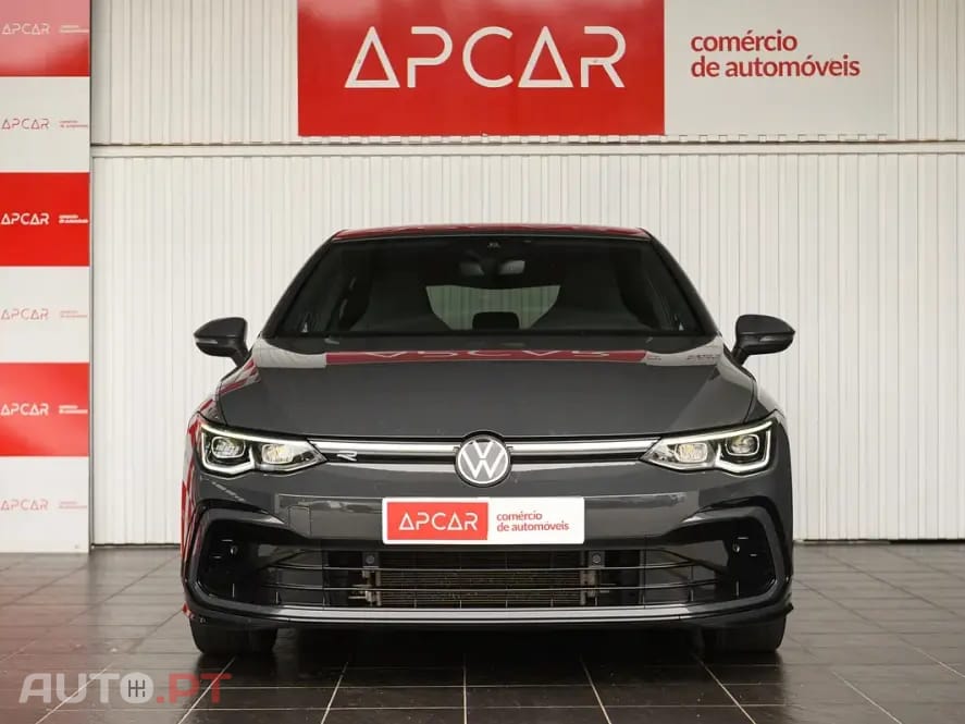 Volkswagen Golf 1.5 eTSI R-Line DSG