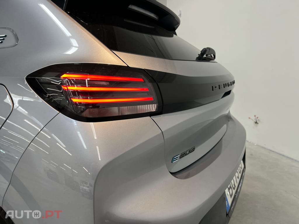 Peugeot E-208 51 kWh Allure