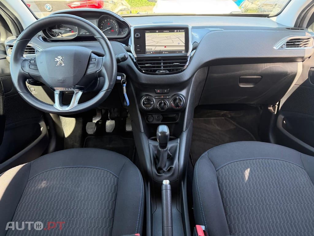 Peugeot 208 1.2 PureTech Signature