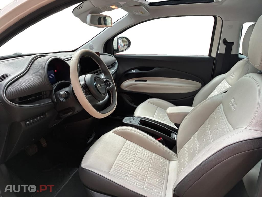 Fiat 500e La Prima
