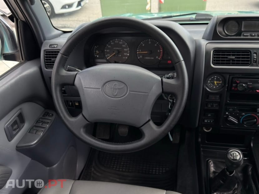 Toyota Land Cruiser 8 lugares