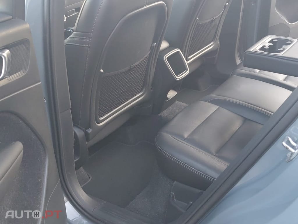 Volvo XC40 R-design