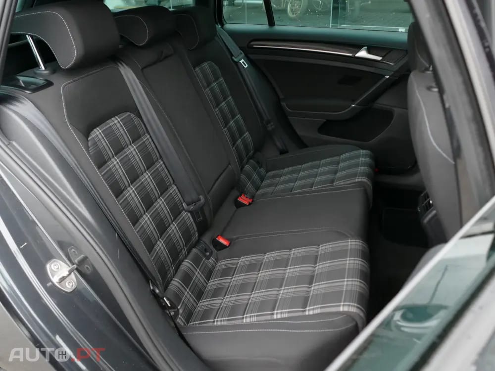 Volkswagen Golf Variant 2.0 TDi GTD DSG
