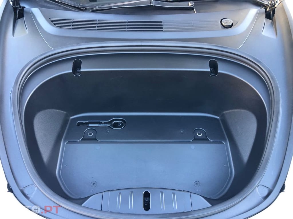 Tesla Model 3 Standard Range Plus RWD