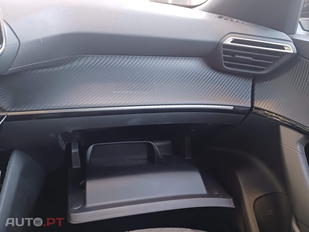 Peugeot 2008 1.2 Hybrid Allure e-DCS6