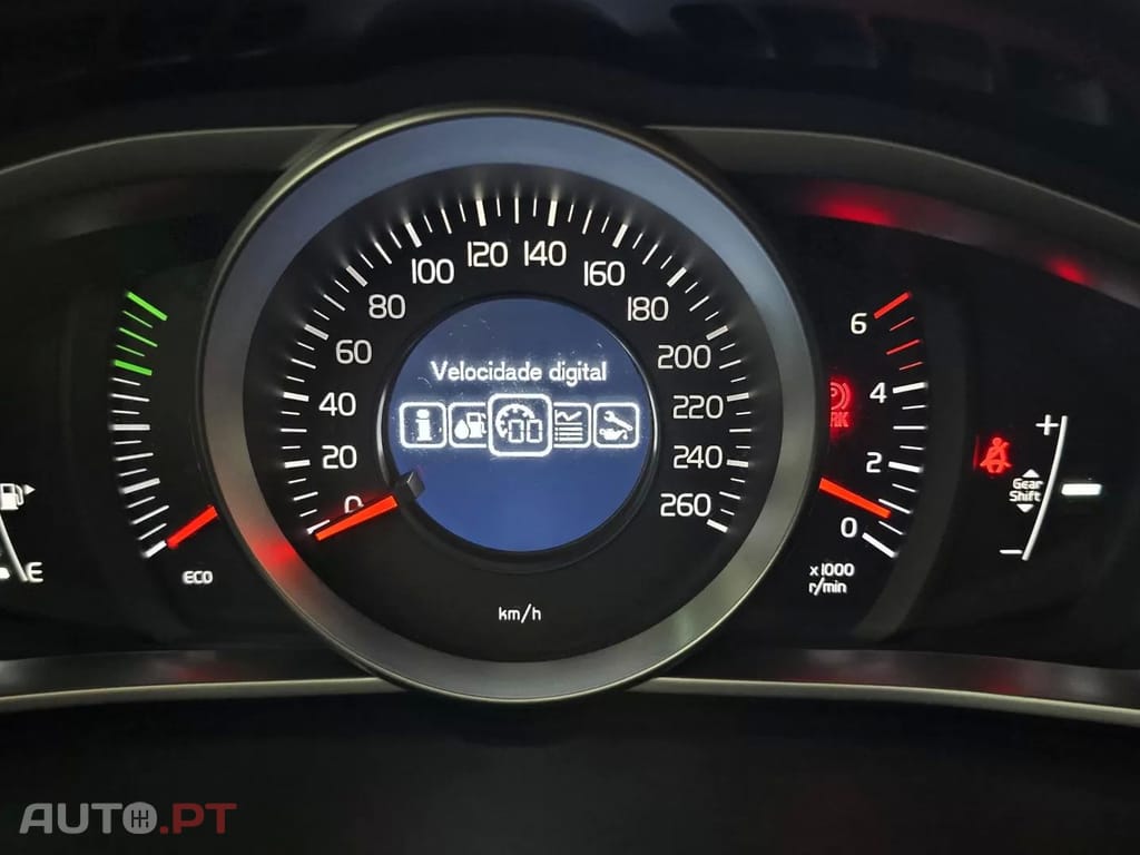 Volvo V40 2.0 D3 Momentum
