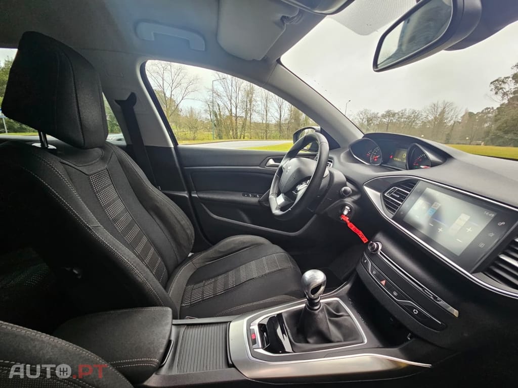 Peugeot 308 SW 1.6 BlueHDi Active J17