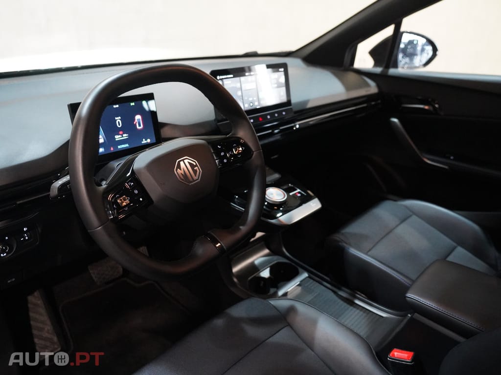 MG MG4 64 kWh Luxury