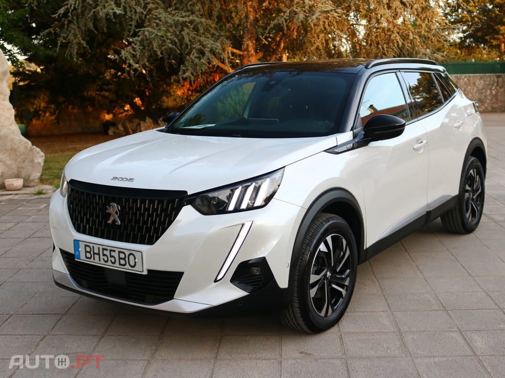 Peugeot 2008 1.2 PureTech GT Line EAT8