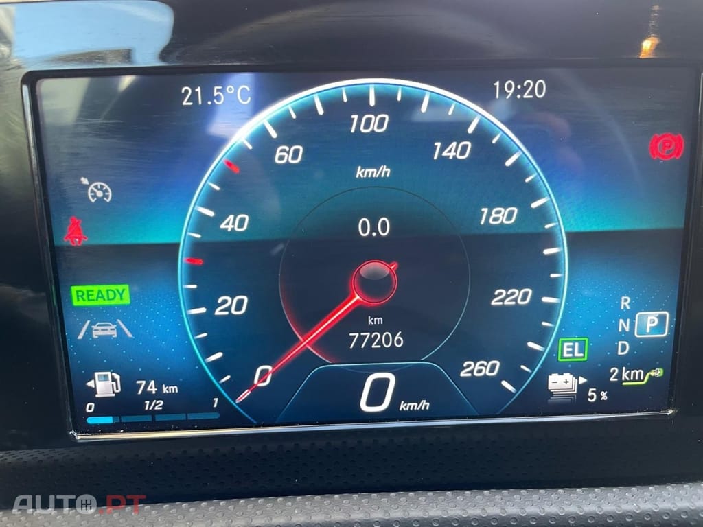 Mercedes-Benz A 250 e AMG Line