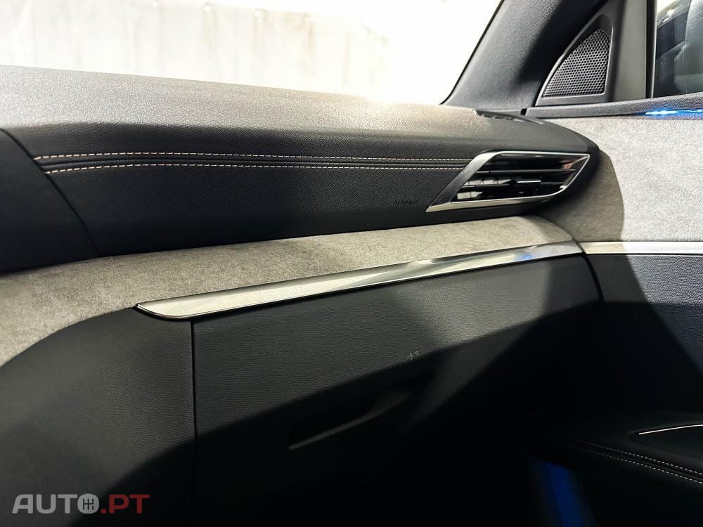 Peugeot 3008 1.6 Hybrid GT Pack e-EAT8