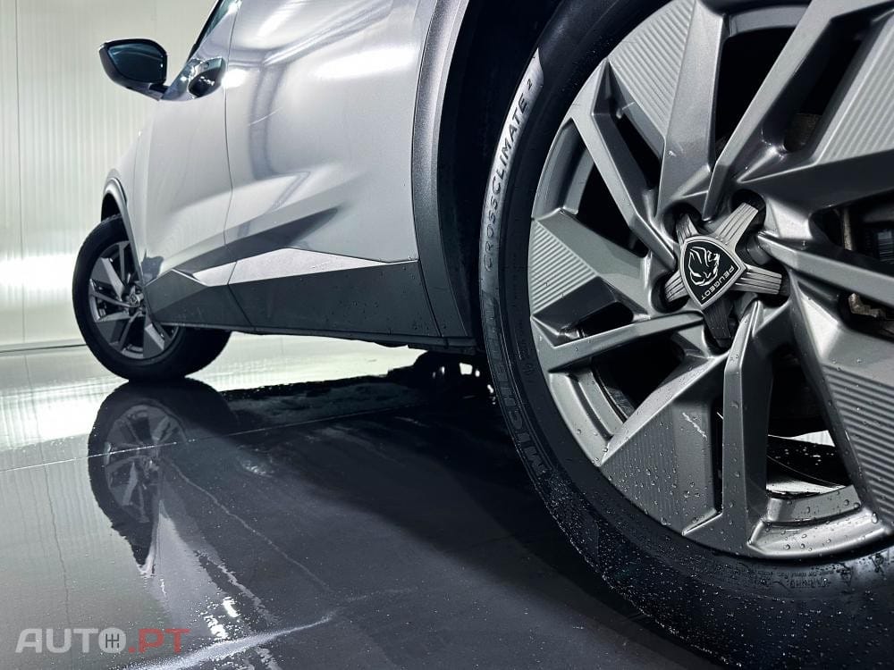Peugeot 408 1.2 PureTech Allure Pack EAT8