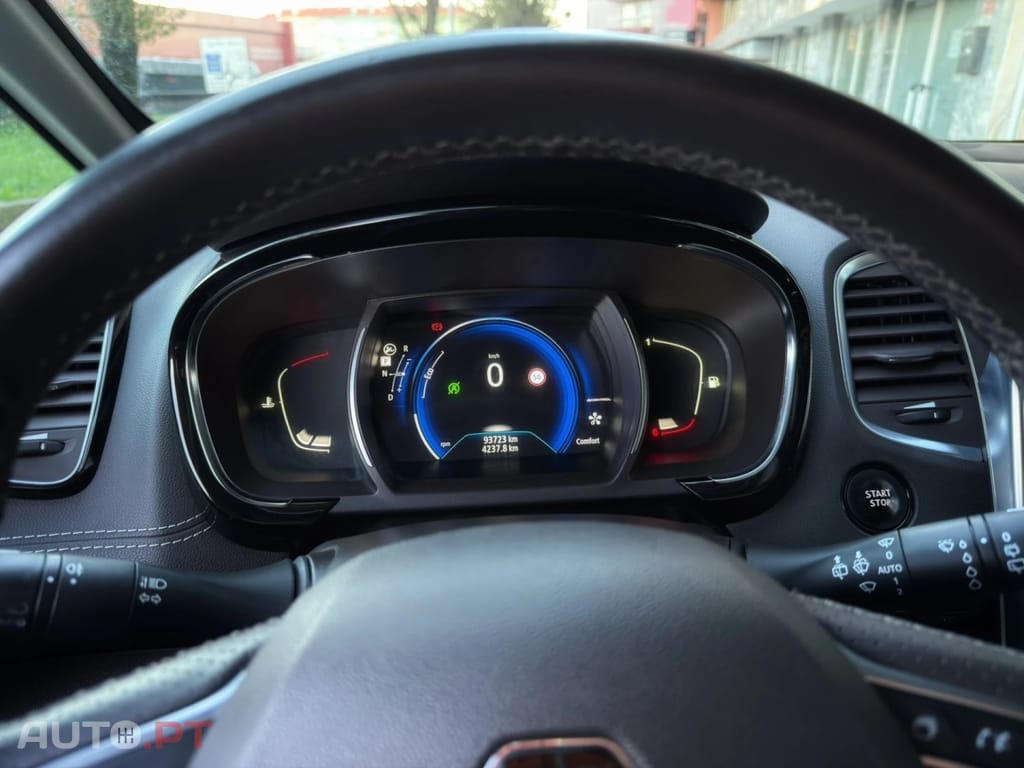Renault Espace 1.6 dCi Initiale Paris EDC