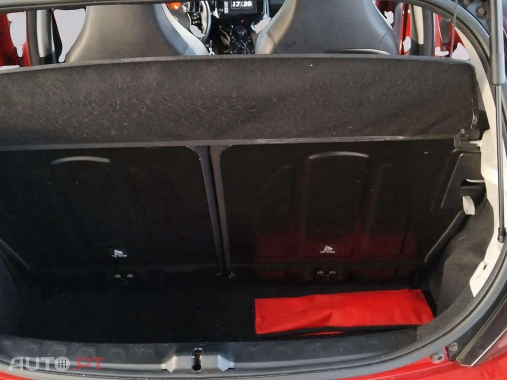 Toyota Aygo 1.0 VVti Exclusive Red