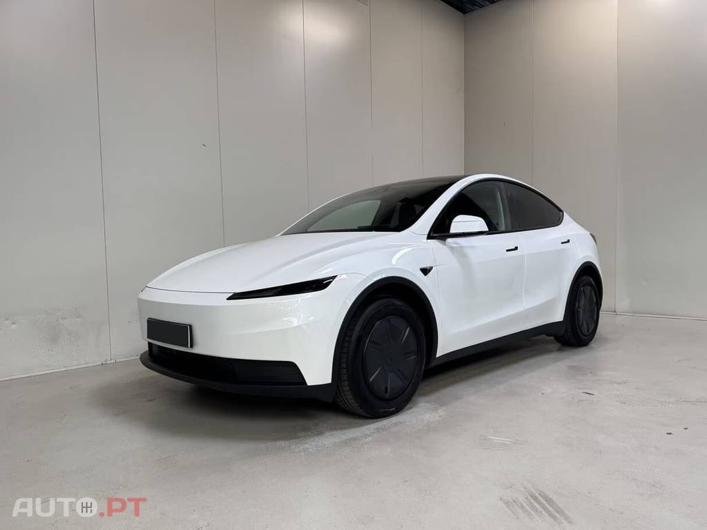 Tesla Model Y Standard Range